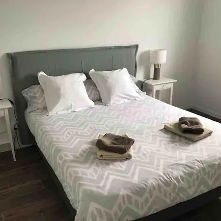 T2 Centre Dernier Etage Parking En Sous-sol Wifi Smart Tv Serviettes Et Draps Inclus *
